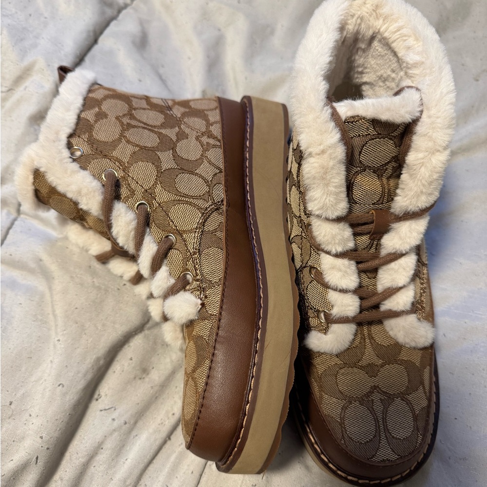 Coach boots! Us7. Perfect condition - Picture 4 of 7